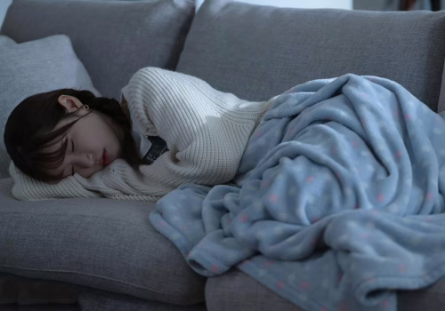 Địt cô bạn gái nhỏ nhắn của tôi khi đang ngủ say Địt cô bạn gái nhỏ nhắn của tôi khi đang ngủ say