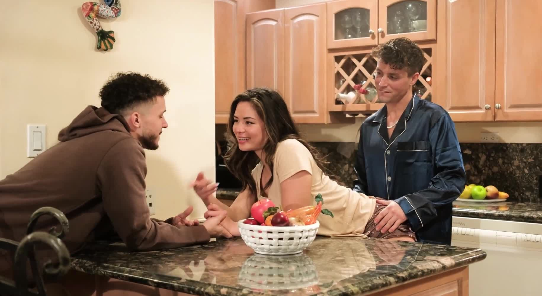 Động cơ thầm kín của đứa em gái cưng Động cơ thầm kín của đứa em gái cưng