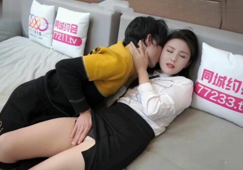 Nhờ em họ giả vờ làm bạn gái cũ rồi địt Nhờ em họ giả vờ làm bạn gái cũ rồi địt